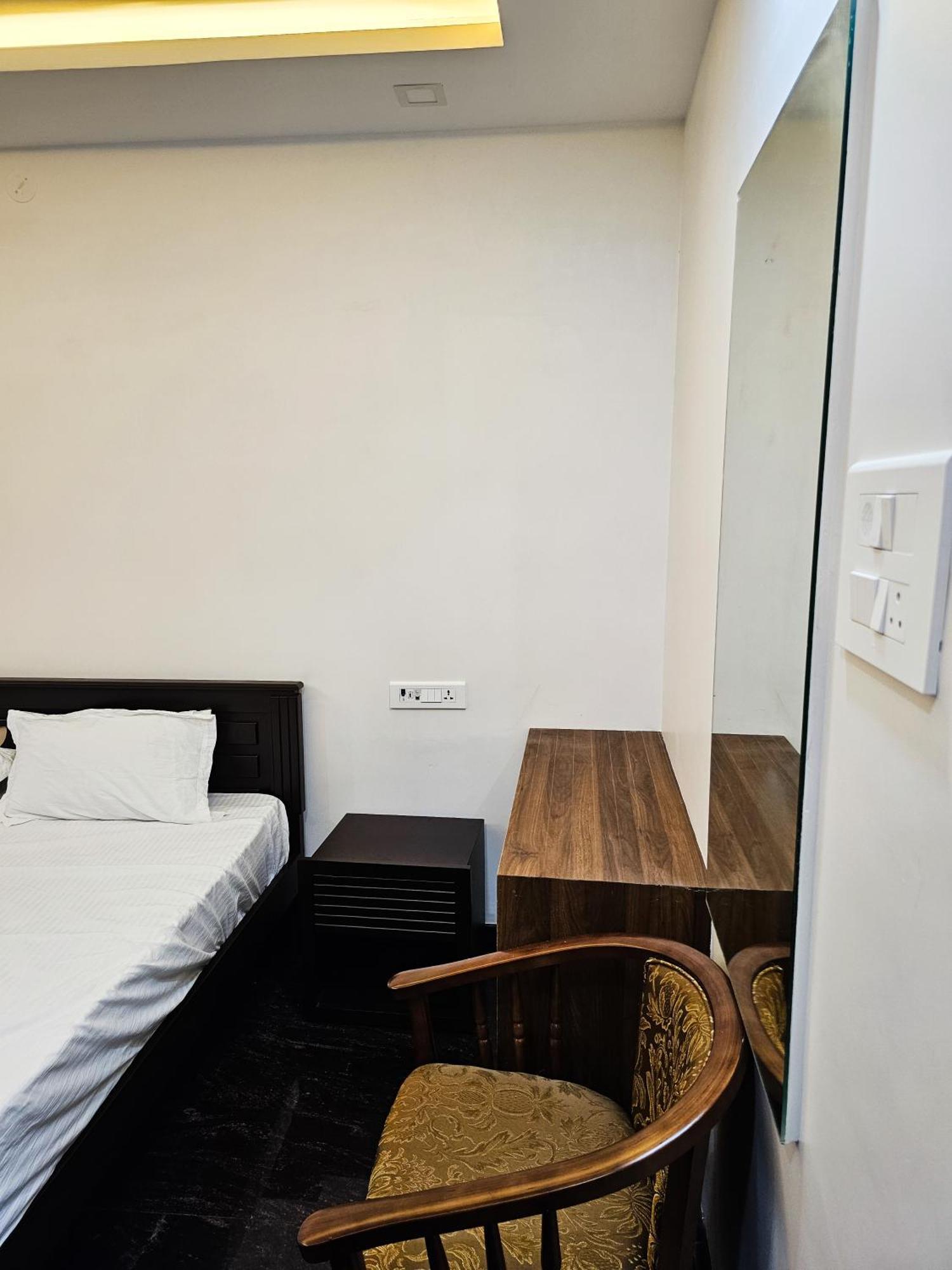 Jp Residency Hotel Yelagiri Exterior photo